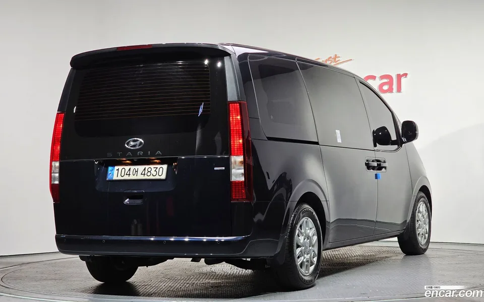 Hyundai Staria 4WD 9 2023 — миниатюра 2