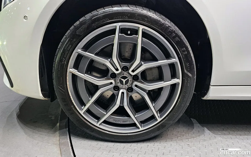 Mercedes-Benz E-Class E220d 4MATIC AMG Line 2022 — миниатюра 5