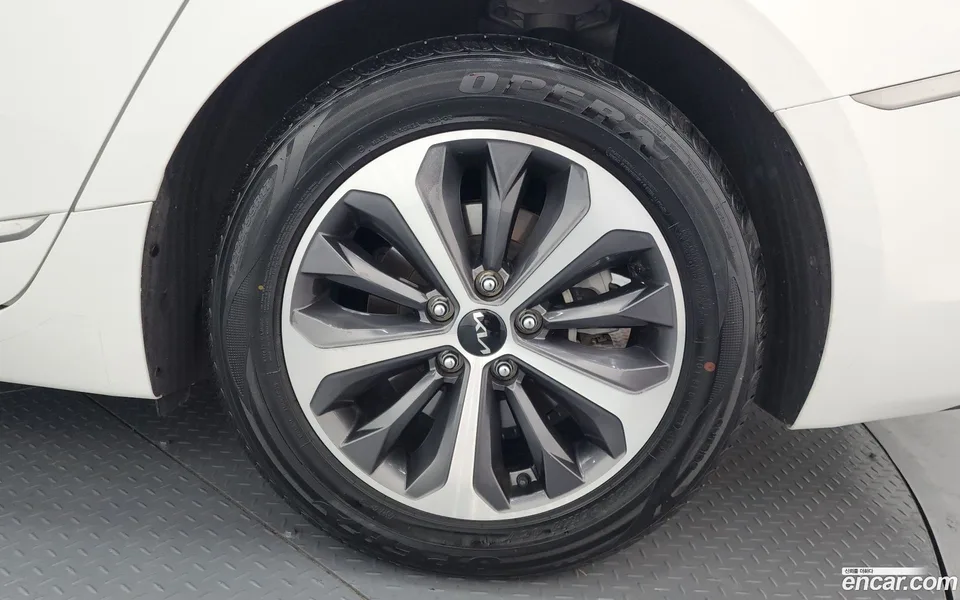 Kia K8 Hybrid 2022 — миниатюра 5