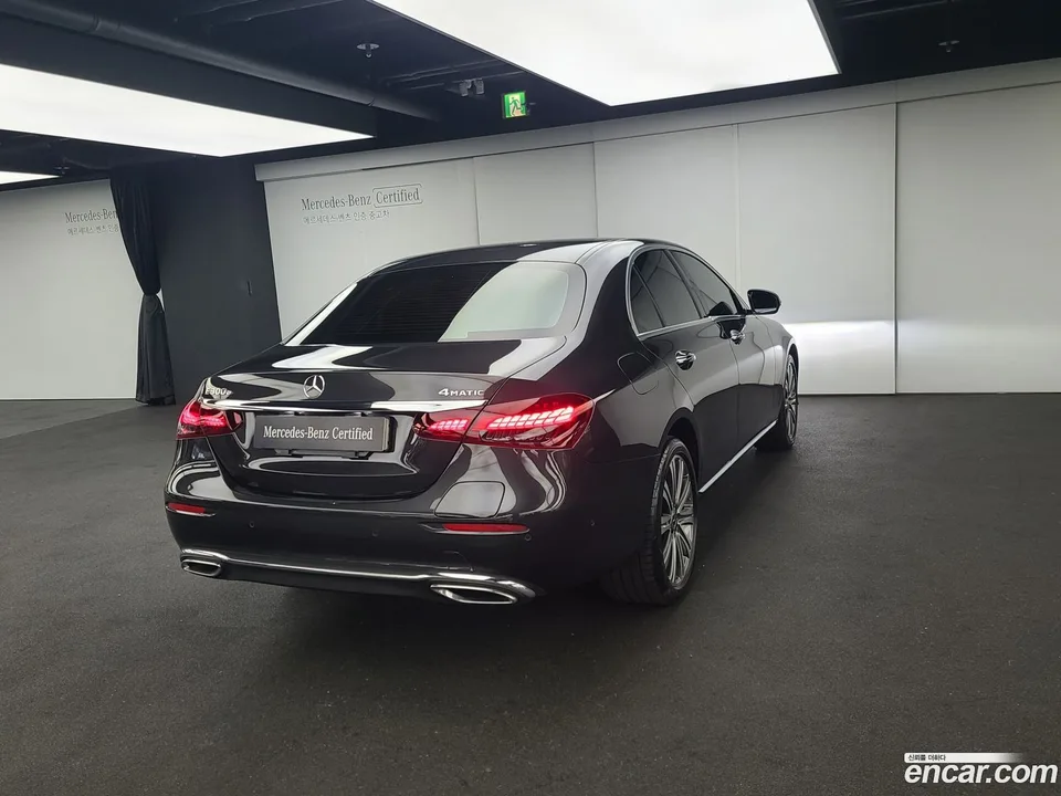 Mercedes-Benz E-Class E300e 4MATIC 2023 — миниатюра 2