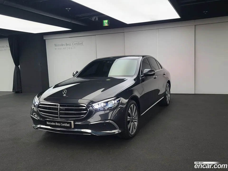 Mercedes-Benz E-Class E300e 4MATIC 2023 — фото 1, купить с доставкой в Москву