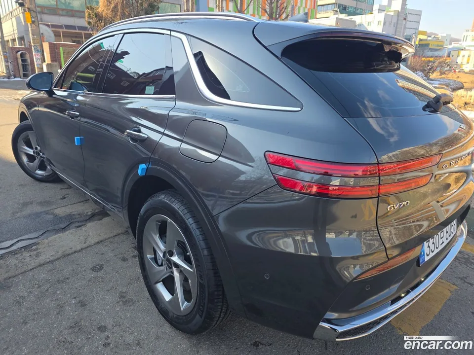 Genesis GV70 2.5T AWD 2024 — миниатюра 2
