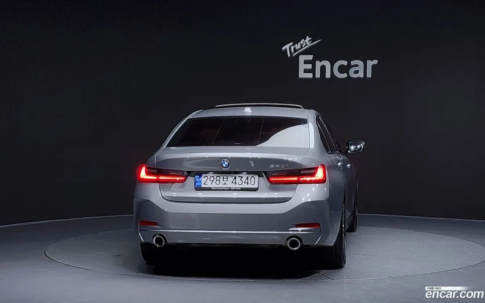 BMW 3 Series 320i 2023 — миниатюра 4