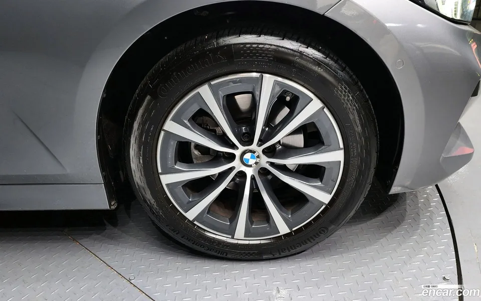BMW 3 Series 320i 2023 — миниатюра 5