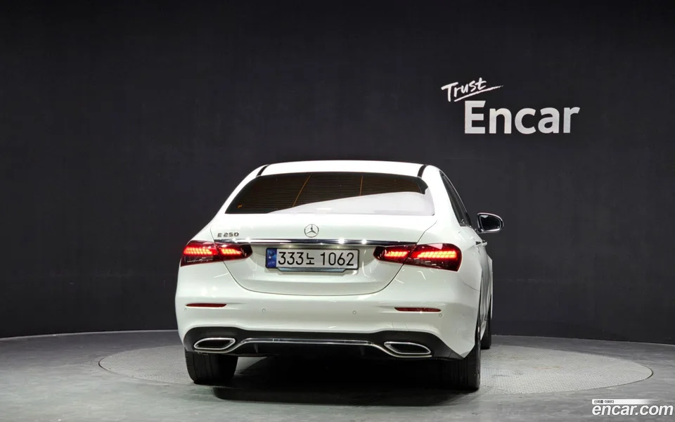 Mercedes-Benz E-Class E250 AMG Line 2023 — миниатюра 4