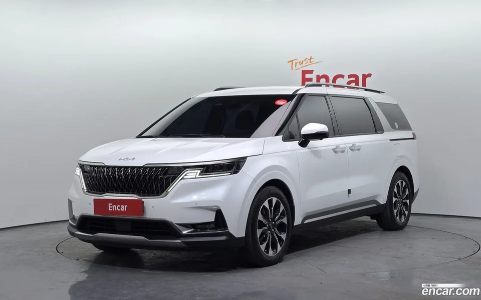 Kia Carnival 9 2023 — фото 1, купить с доставкой в Москву