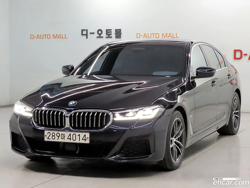 BMW 5 Series 523d M 2022 — фото 1, купить с доставкой в Москву