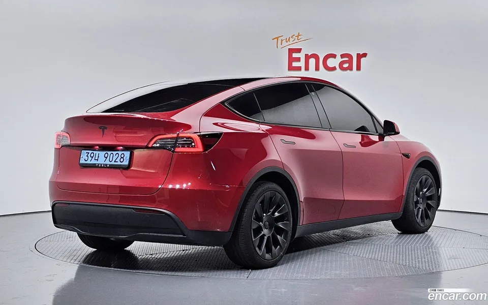 Tesla Model Y RWD 2024 — миниатюра 2