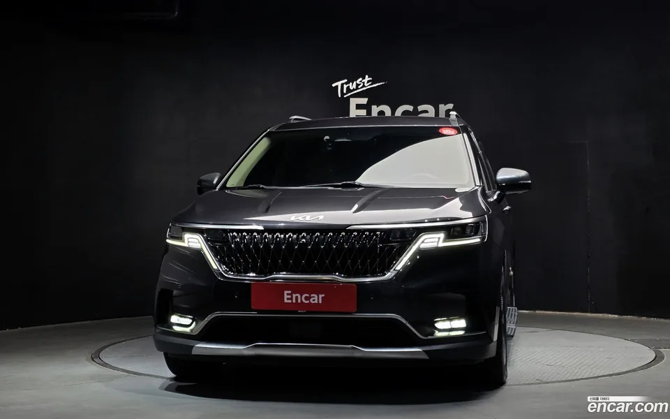 Kia Carnival 7 2023 — миниатюра 3