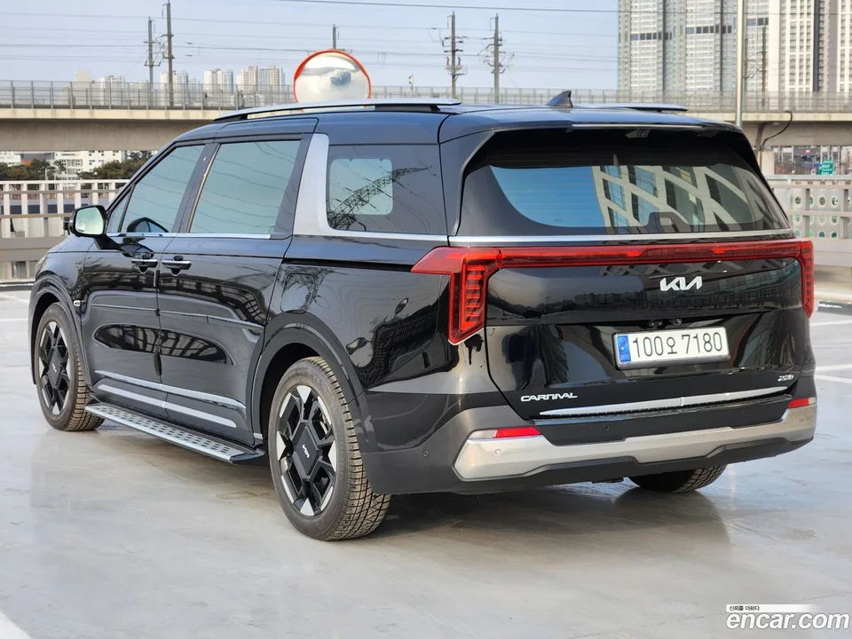 Kia Carnival 9 2023 — миниатюра 4