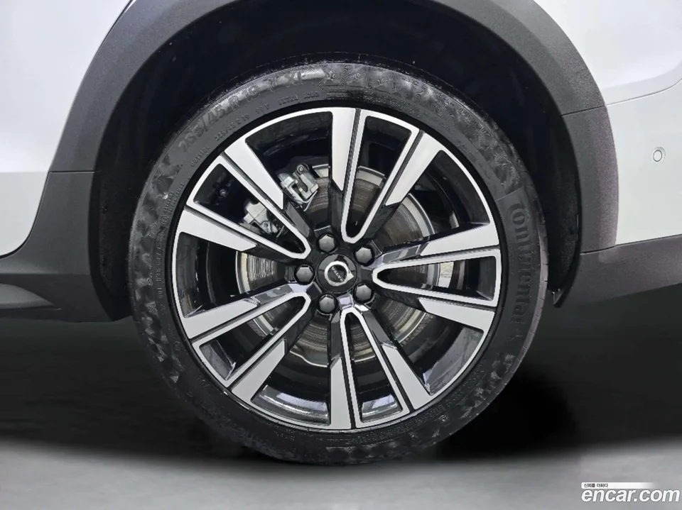 Volvo V60 Cross Country B5 AWD 2025 — миниатюра 5