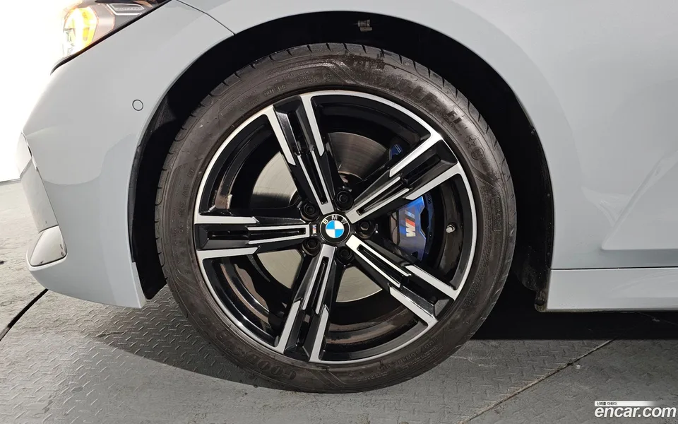 BMW 3 Series 320i M 2023 — миниатюра 5