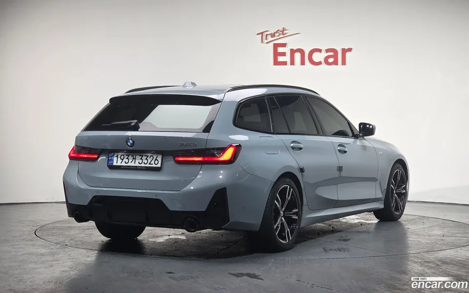 BMW 3 Series 320i M 2023 — миниатюра 2