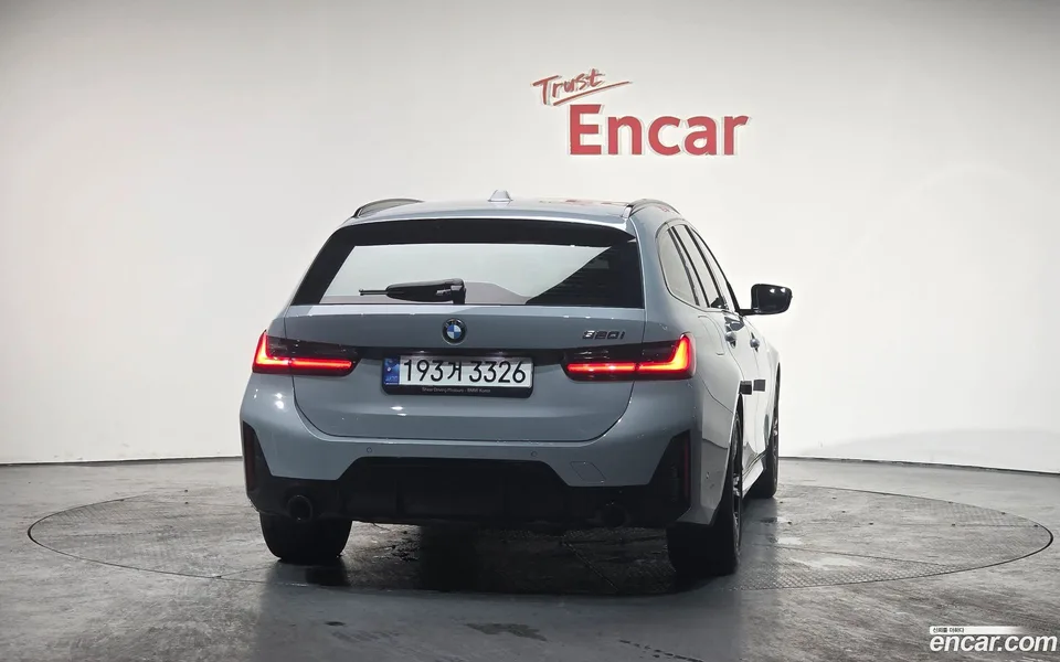 BMW 3 Series 320i M 2023 — миниатюра 4