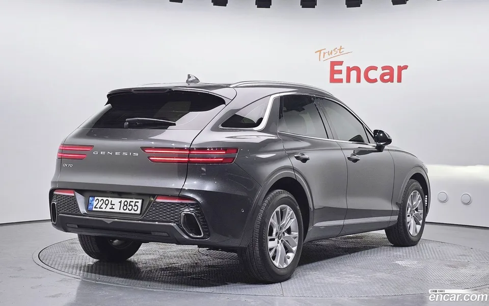 Genesis GV70 2.5T 2WD 2022 — миниатюра 2