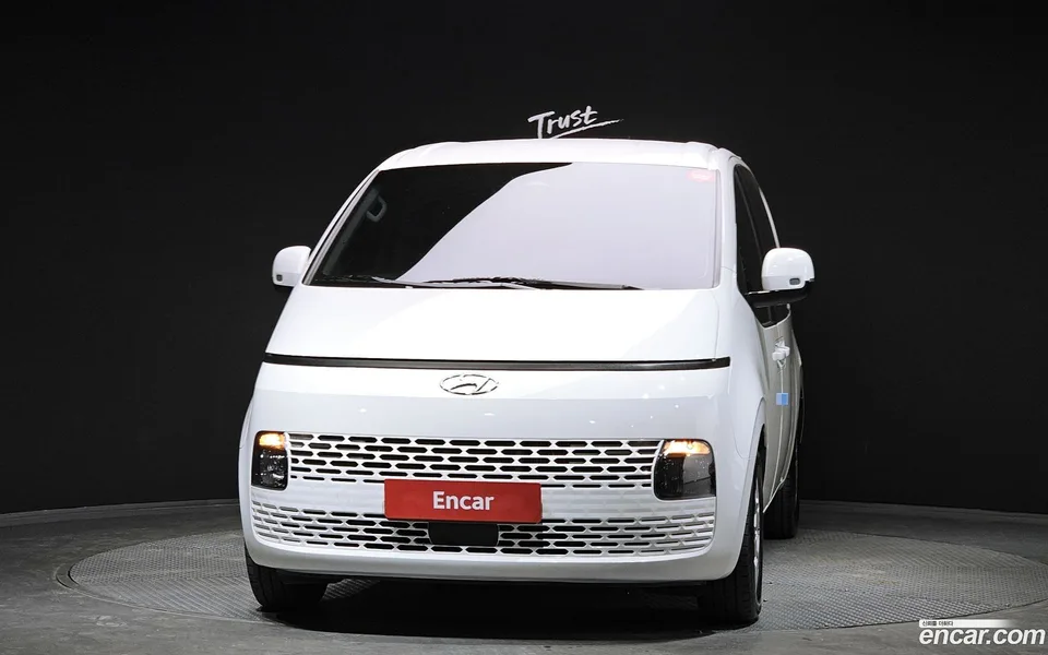 Hyundai Staria 5 2023 — миниатюра 3