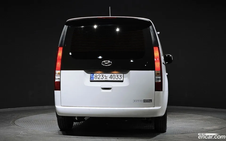 Hyundai Staria 5 2023 — миниатюра 4
