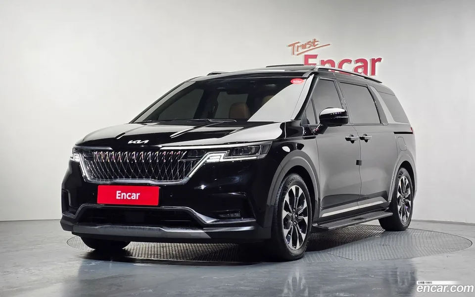 Kia Carnival 7 2023 — фото 1, купить с доставкой в Москву