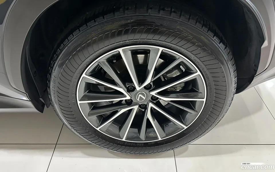 Lexus NX 450h+ 2024 — миниатюра 5