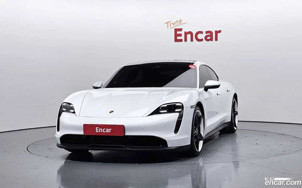 Porsche Taycan 2023 — миниатюра 3