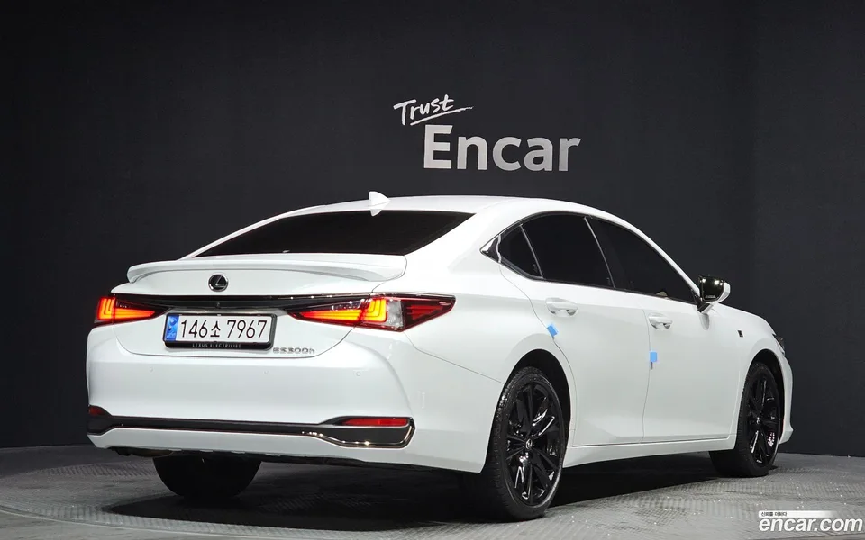 Lexus ES 300h F-Sport 2024 — миниатюра 2