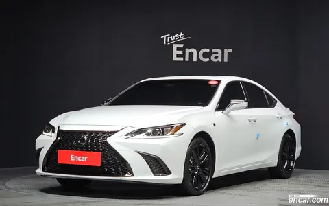 Lexus ES 300h 2024 купить в Москве