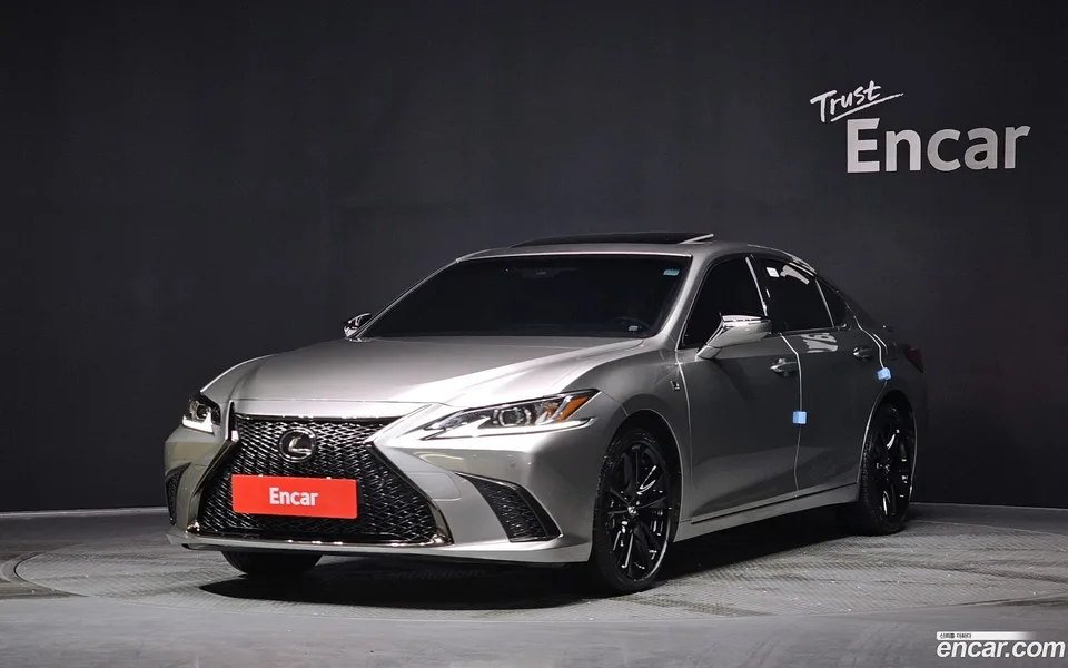 Lexus ES 300h F-Sport 2024 — фото 1, купить с доставкой в Москву