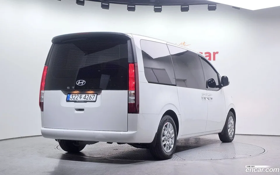 Hyundai Staria L3.5 9 2025 — миниатюра 2