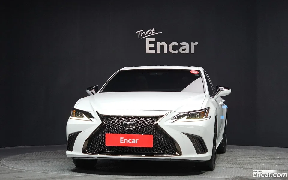 Lexus ES 300h F-Sport 2024 — миниатюра 3