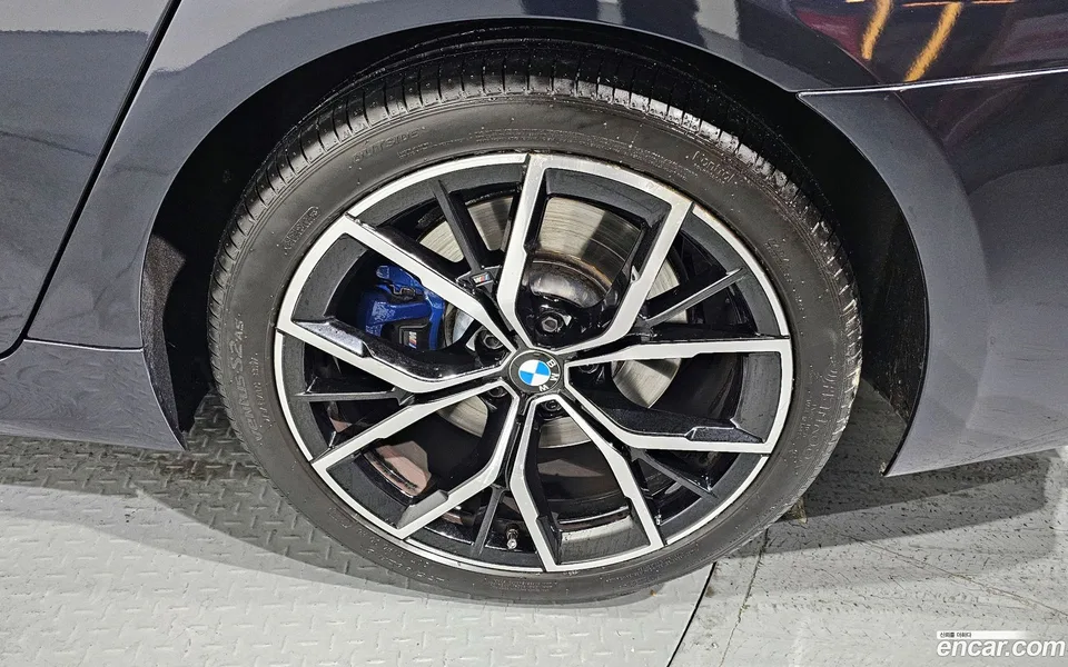 BMW 5 Series 530i xDrive M 2023 — миниатюра 5