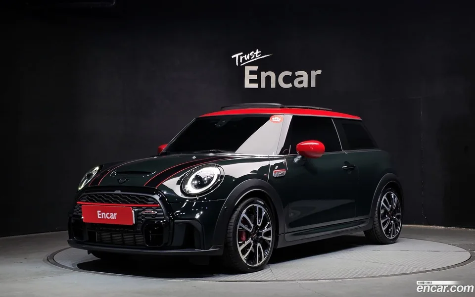 MINI Cooper S JCW 2022 — фото 1, купить с доставкой в Москву