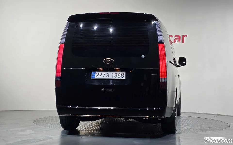 Hyundai Staria 4WD 9 2023 — миниатюра 4