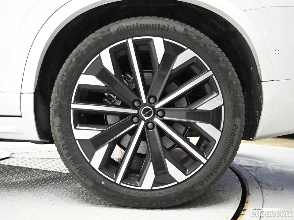 Volvo XC90 B6 2025 — миниатюра 5