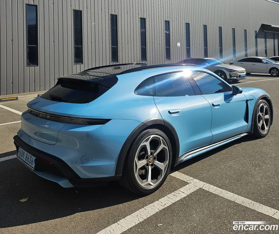 Porsche Taycan 4 2022 — миниатюра 2