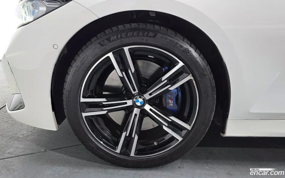 BMW 3 Series 320i M 2024 — миниатюра 5