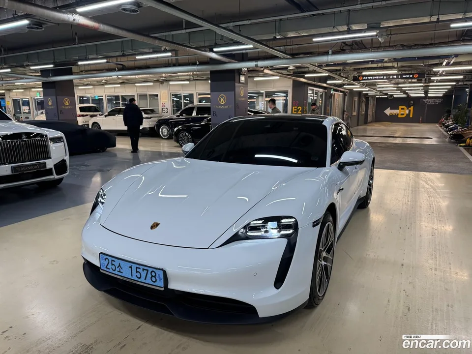 Porsche Taycan 2024 — фото 1, купить с доставкой в Москву