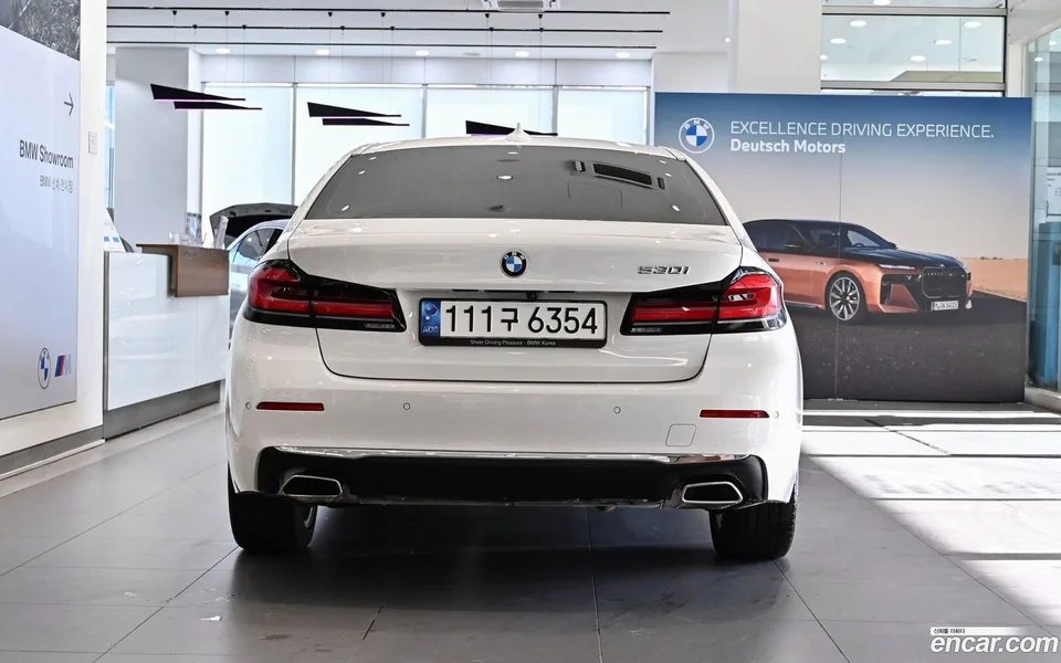 BMW 5 Series 530i 2022 — миниатюра 3