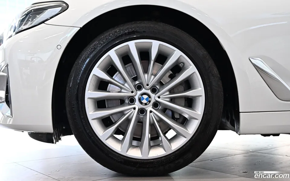 BMW 5 Series 530i 2022 — миниатюра 5