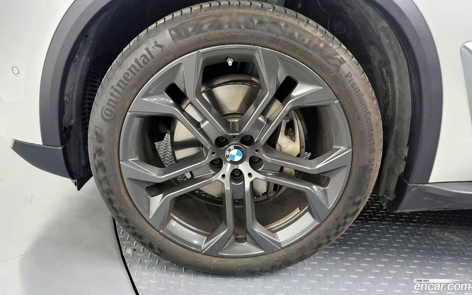 BMW X5 xDrive 40i xLine 2024 — миниатюра 5