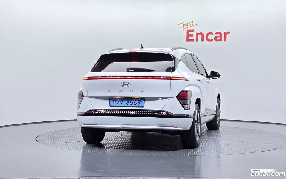 Hyundai Kona Electric 2023 — миниатюра 4