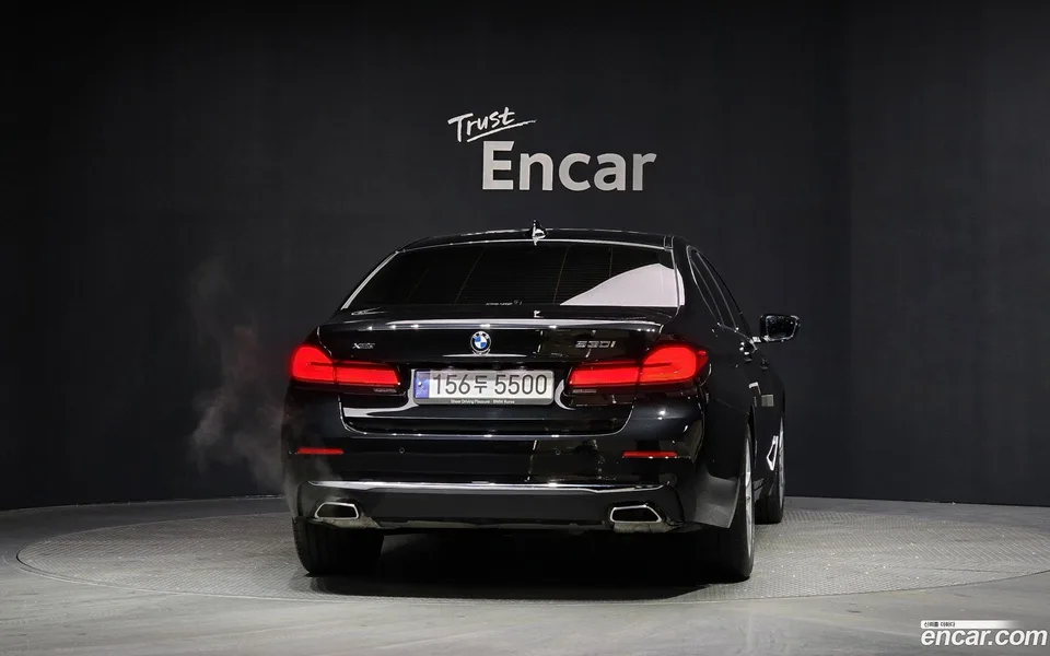 BMW 5 Series 530i xDrive 2023 — миниатюра 4