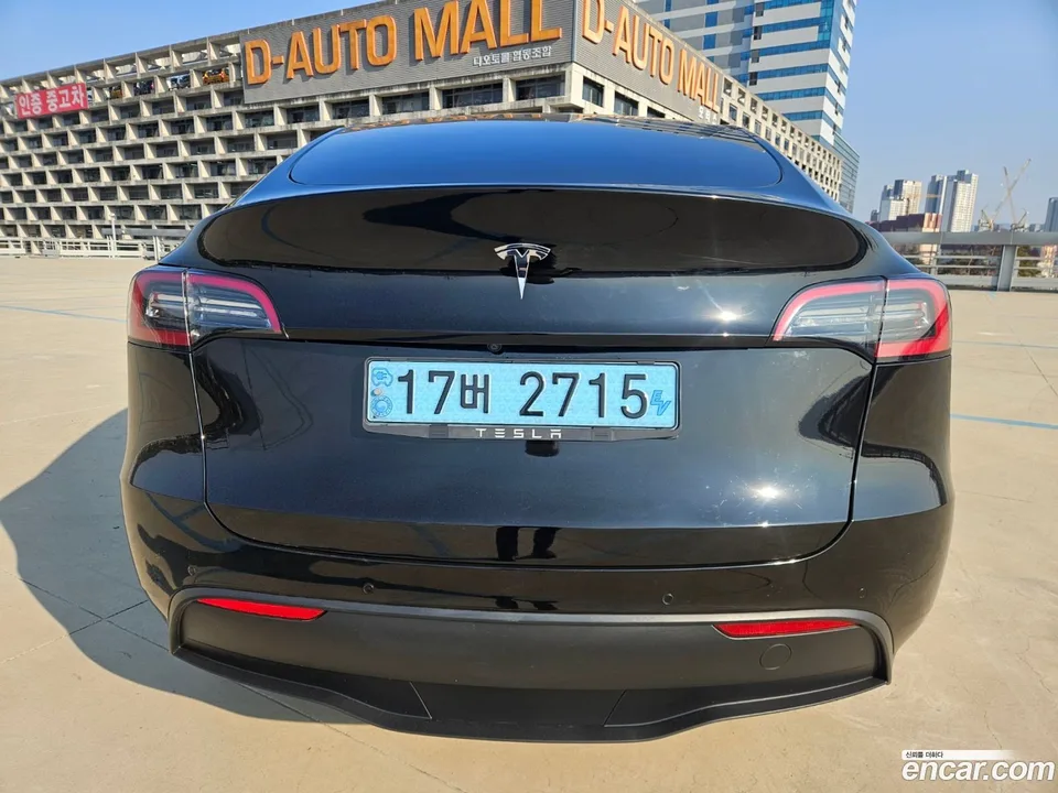 Tesla Model Y AWD 2022 — миниатюра 2