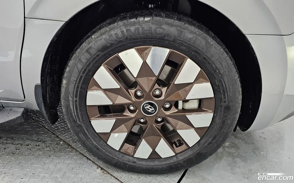 Hyundai Staria 4WD 9 2023 — миниатюра 5