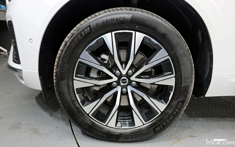 Volvo XC60 B5 2025 — миниатюра 5
