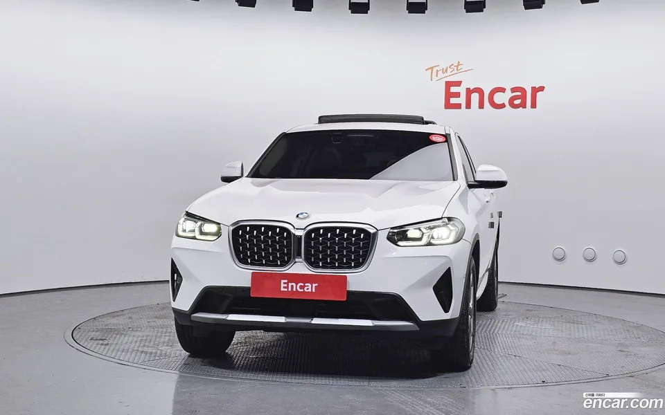 BMW X4 xDrive20i xLine 2022 — миниатюра 3