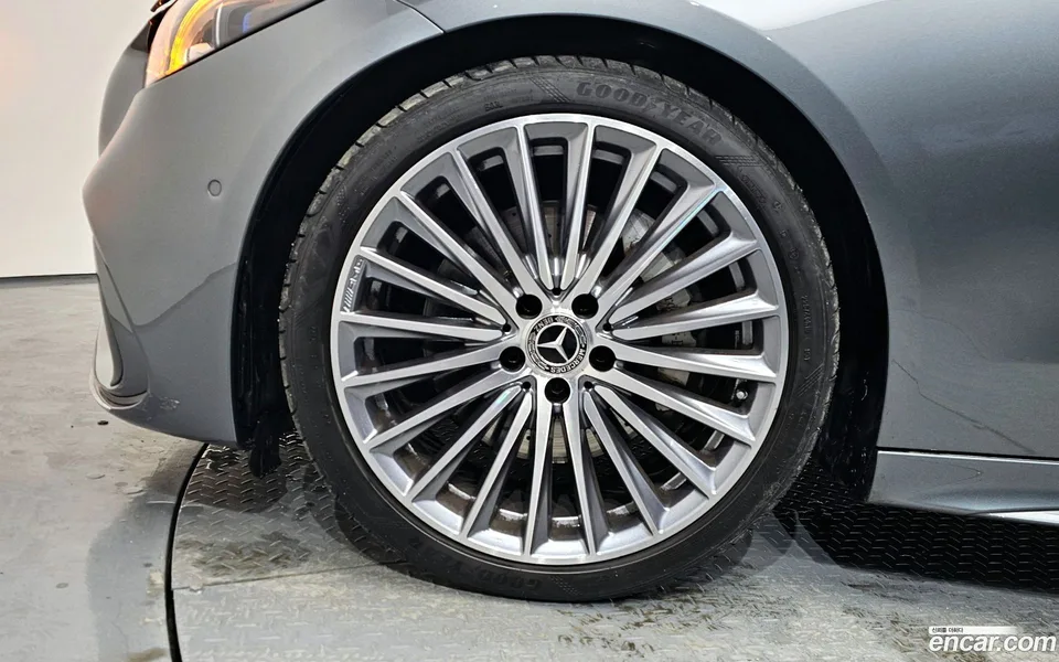 Mercedes-Benz C-Class C300 4MATIC AMG Line 2023 — миниатюра 5