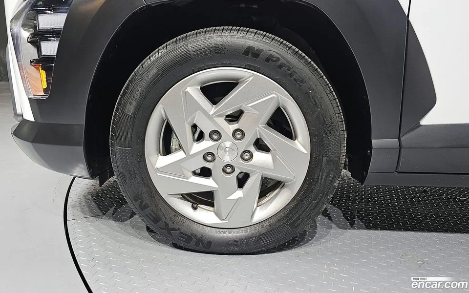 Hyundai Kona 1.6 2WD 2023 — миниатюра 5