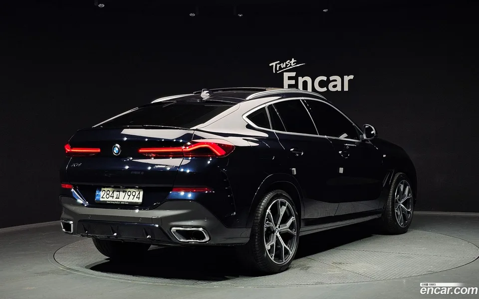 BMW X6 xDrive40i M 2022 — миниатюра 2
