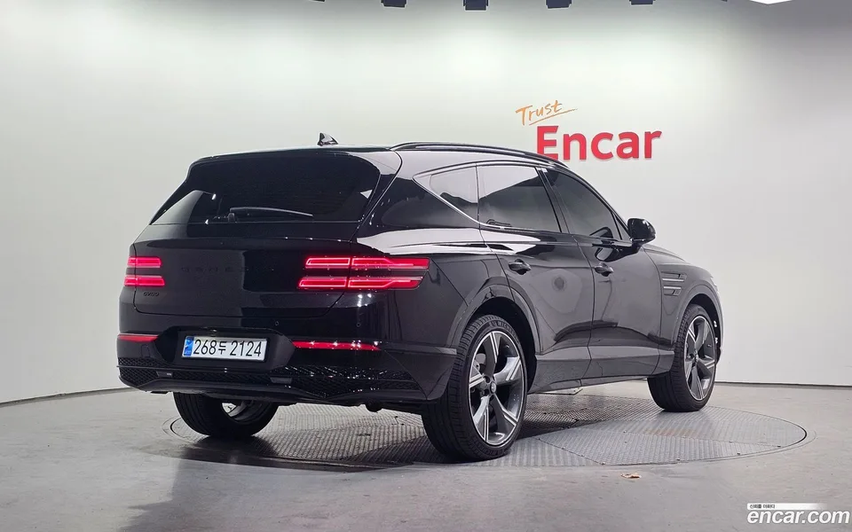 Genesis GV80 2.5T 2WD 2023 — миниатюра 2