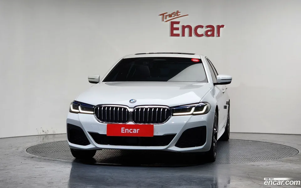 BMW 5 Series 530e M 2022 — миниатюра 3